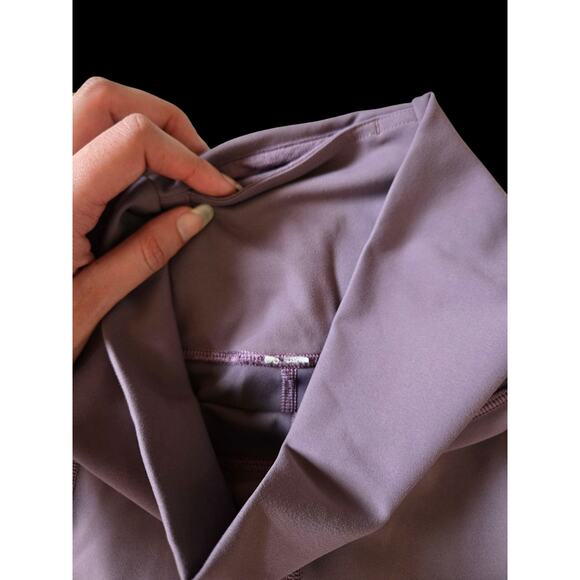 Lululemon purple mesh panel leggings, size 4 - Picture 3 of 3